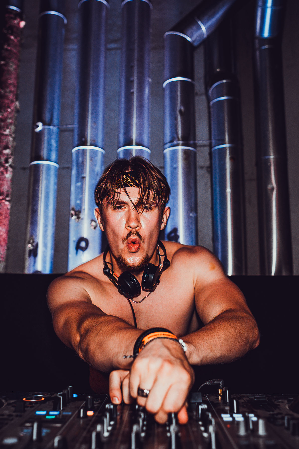 Loading... just a sec